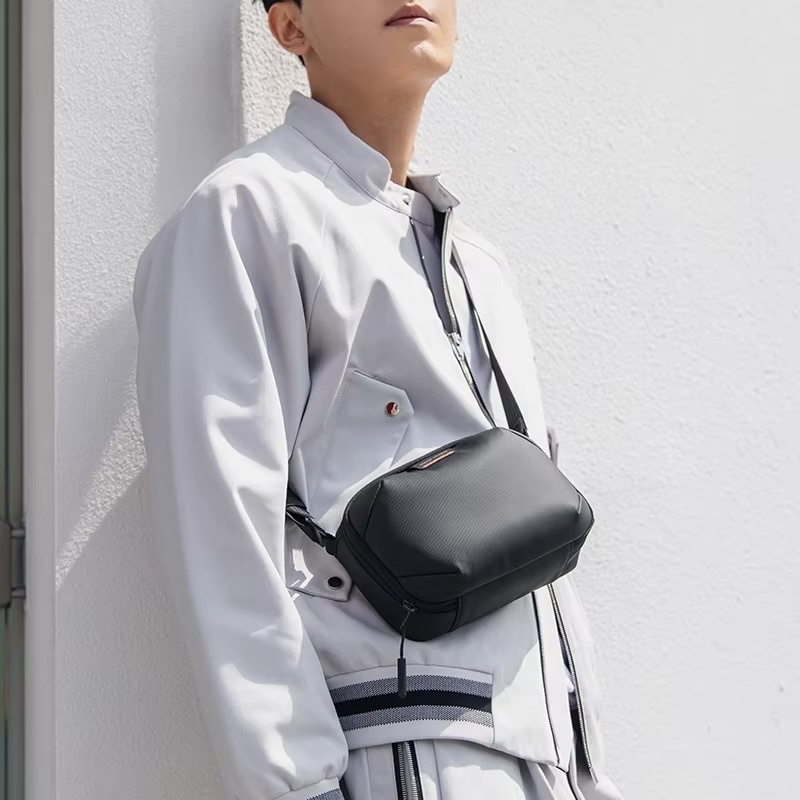 حقيبة الكتف الرجالية مارك رايدن حقيبة مقاومة للماء للاستخدام الخارجي والداخلي والرياضة والأعمال