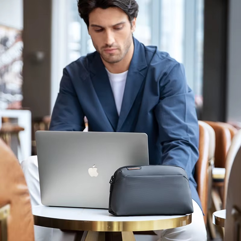 حقيبة مستلزمات السفر مارك رايدن حقيبة أنيقة ومضغوطة لتنظيم الأغراض للاستخدام اليومي والسفر